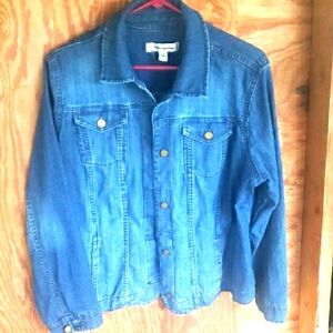 Vintage like new "Croft & Barrow"  Women's Medium Wash Denim Jacket